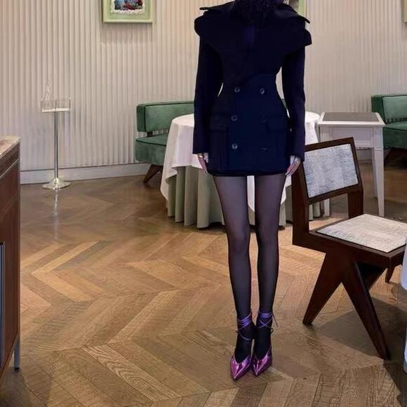 Helsa the dramatic peacoat in - Picture 7 of 7